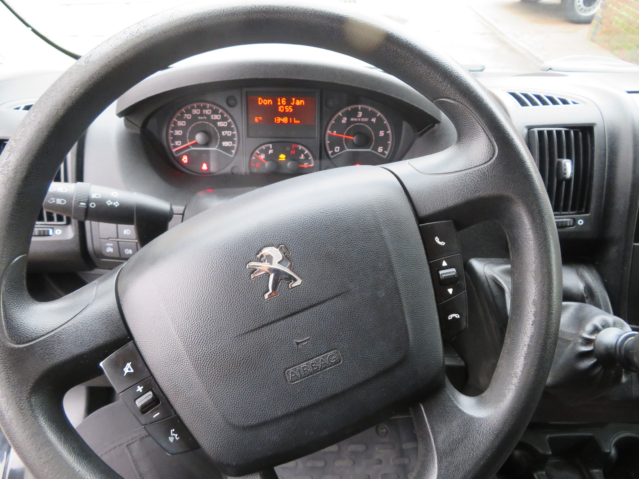 فان المدمجة Peugeot Boxer 2.0blue HDI: صور 18