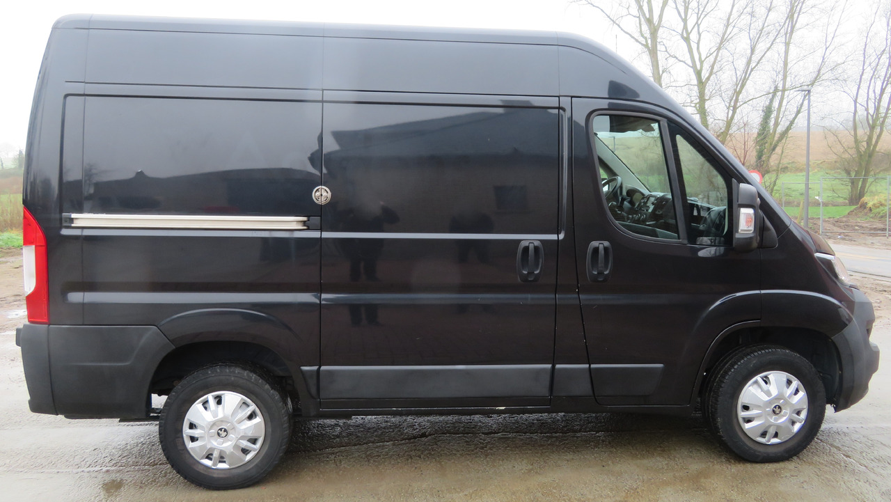 فان المدمجة Peugeot Boxer 2.0blue HDI: صور 8