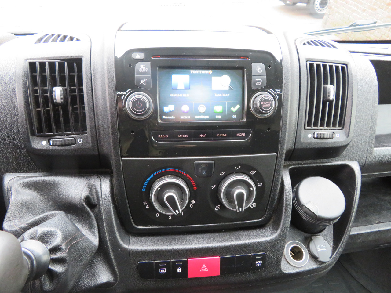 فان المدمجة Peugeot Boxer 2.0blue HDI: صور 15