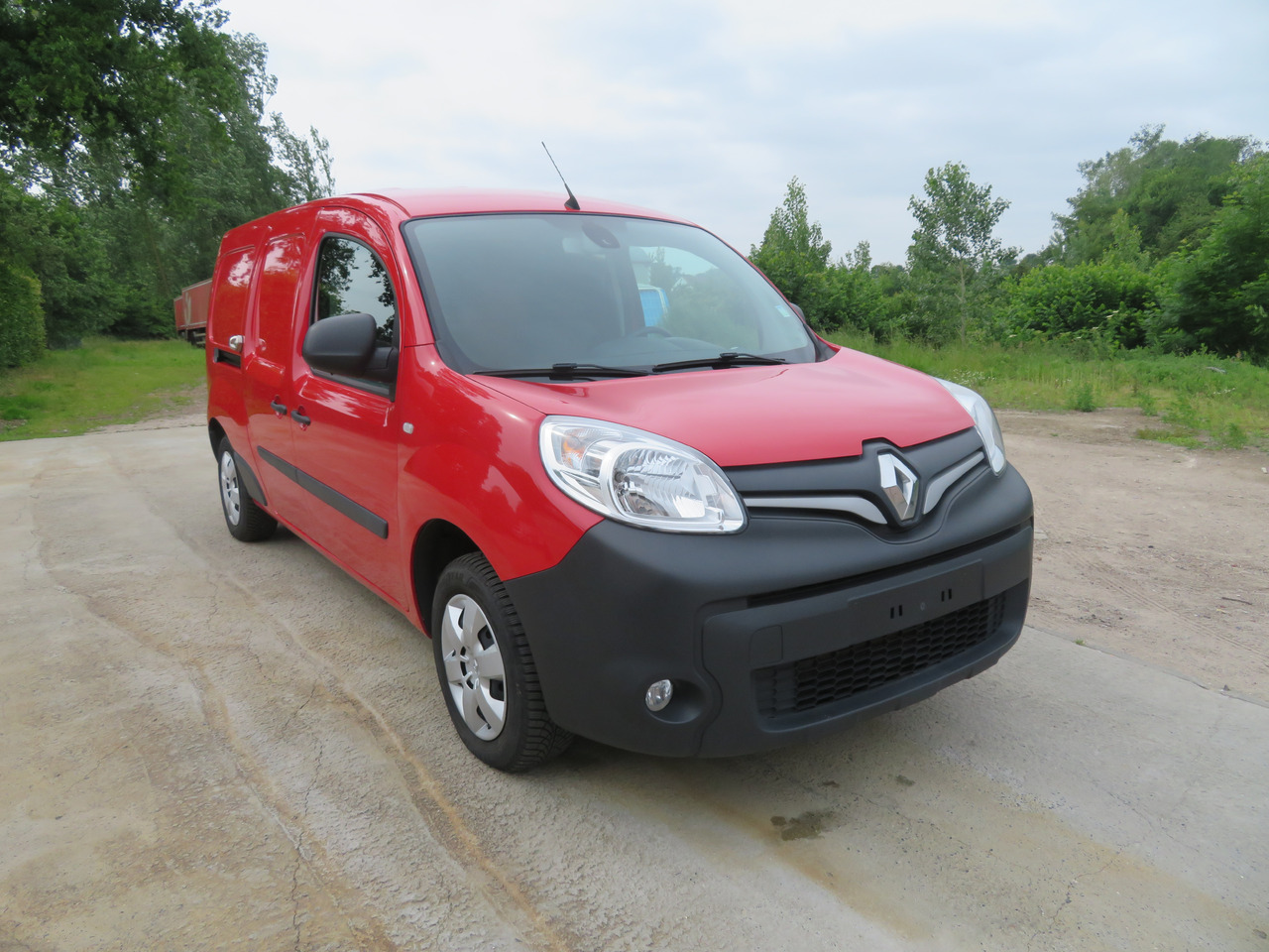 RENAULT Kangoo EXPRESS MAXI 1.5 dCi Grand Confort - فان المدمجة: صور 1 RENAULT Kangoo EXPRESS MAXI 1.5 dCi Grand Confort - فان المدمجة: صور 1