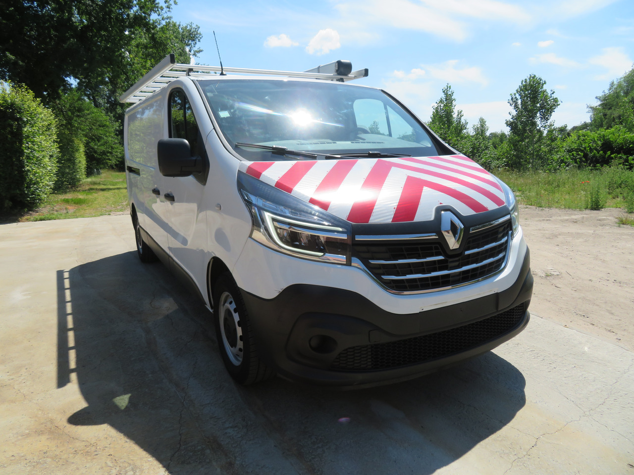 RENAULT Trafic 2.0dCi - L2H1 - فان المدمجة: صور 1 RENAULT Trafic 2.0dCi - L2H1 - فان المدمجة: صور 1