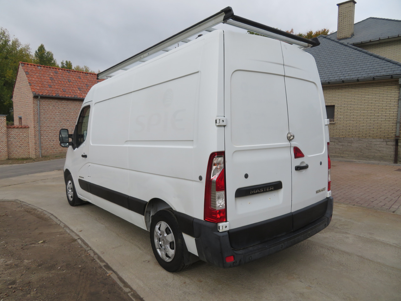 Renault Master 2.3dCi Grand Confort - L2H2 - فان: صور 4 Renault Master 2.3dCi Grand Confort - L2H2 - فان: صور 4