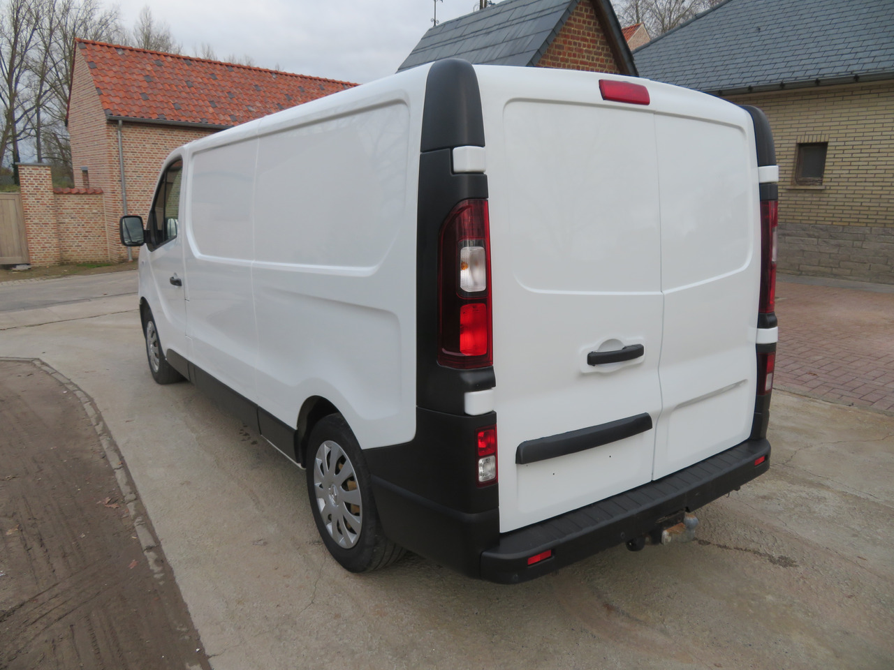 Renault Trafic 1.6dCi Grand Confort - L2H1 - فان المدمجة: صور 5 Renault Trafic 1.6dCi Grand Confort - L2H1 - فان المدمجة: صور 5