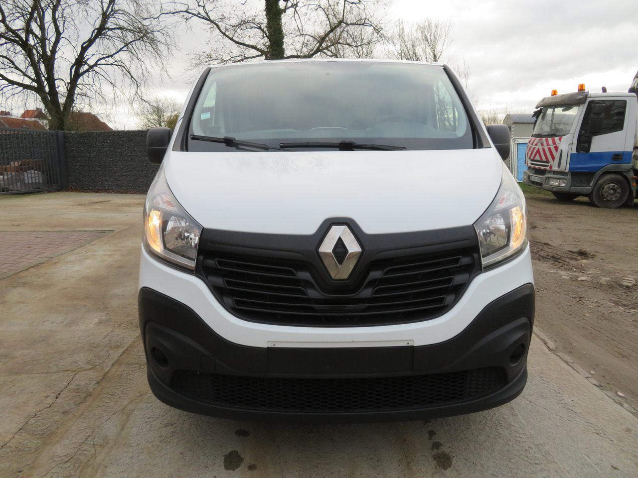 Renault Trafic 1.6dCi Grand Confort - L2H1 - فان المدمجة: صور 2 Renault Trafic 1.6dCi Grand Confort - L2H1 - فان المدمجة: صور 2