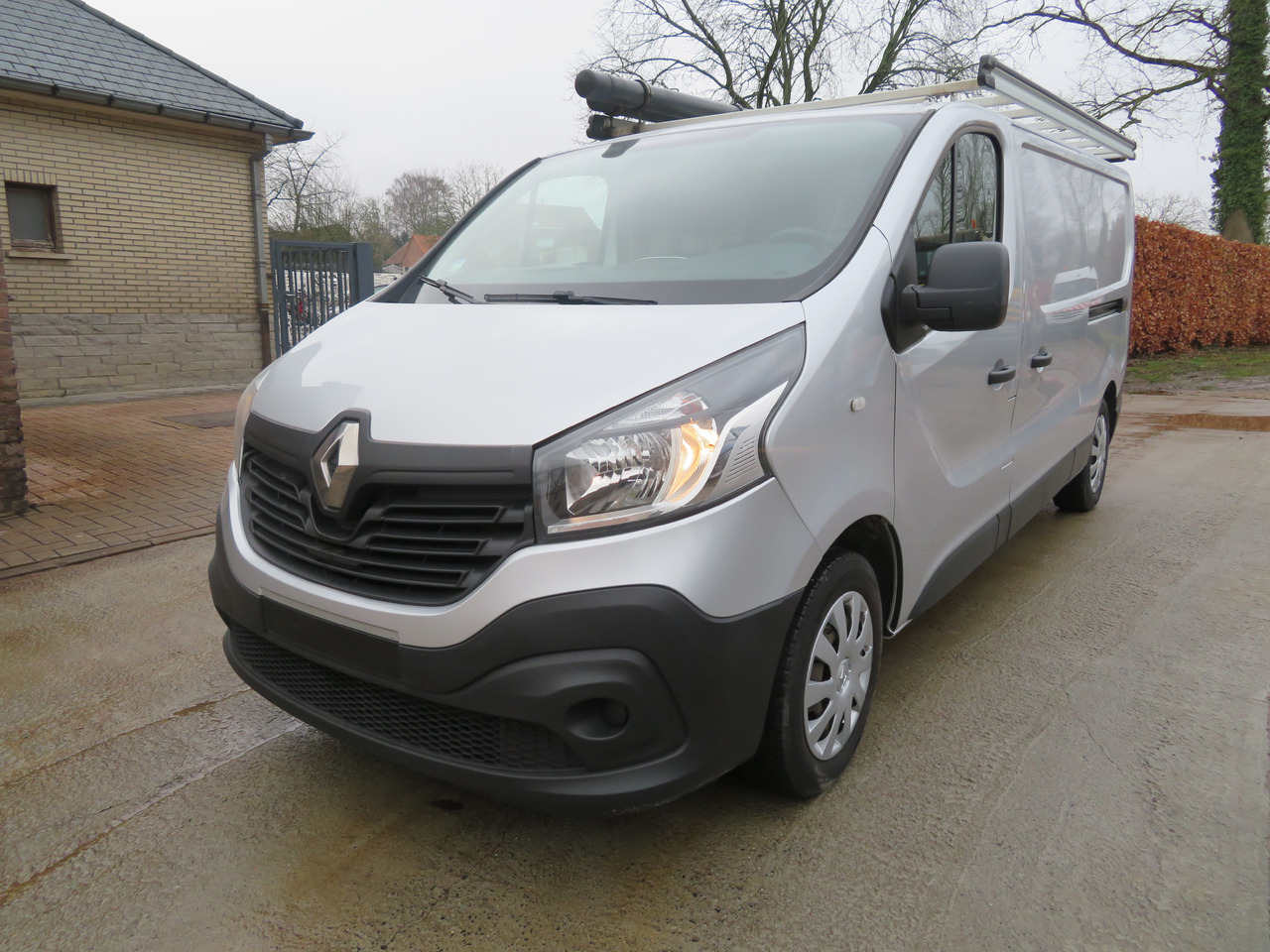Renault Trafic 1.6dCi Grand Confort - فان المدمجة: صور 3 Renault Trafic 1.6dCi Grand Confort - فان المدمجة: صور 3