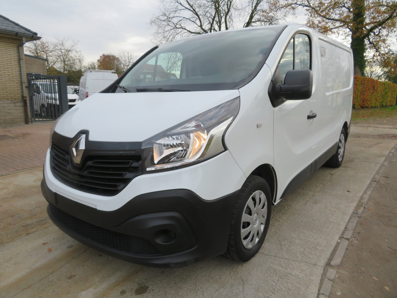 Renault Trafic 1.6dCi L1H1 - فان المدمجة: صور 3 Renault Trafic 1.6dCi L1H1 - فان المدمجة: صور 3