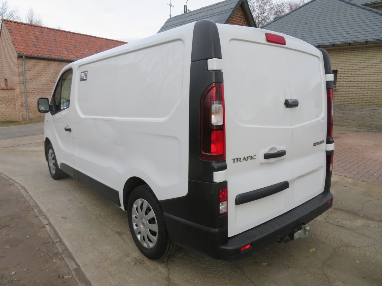 Renault Trafic 1.6dCi L1H1 - فان المدمجة: صور 5 Renault Trafic 1.6dCi L1H1 - فان المدمجة: صور 5