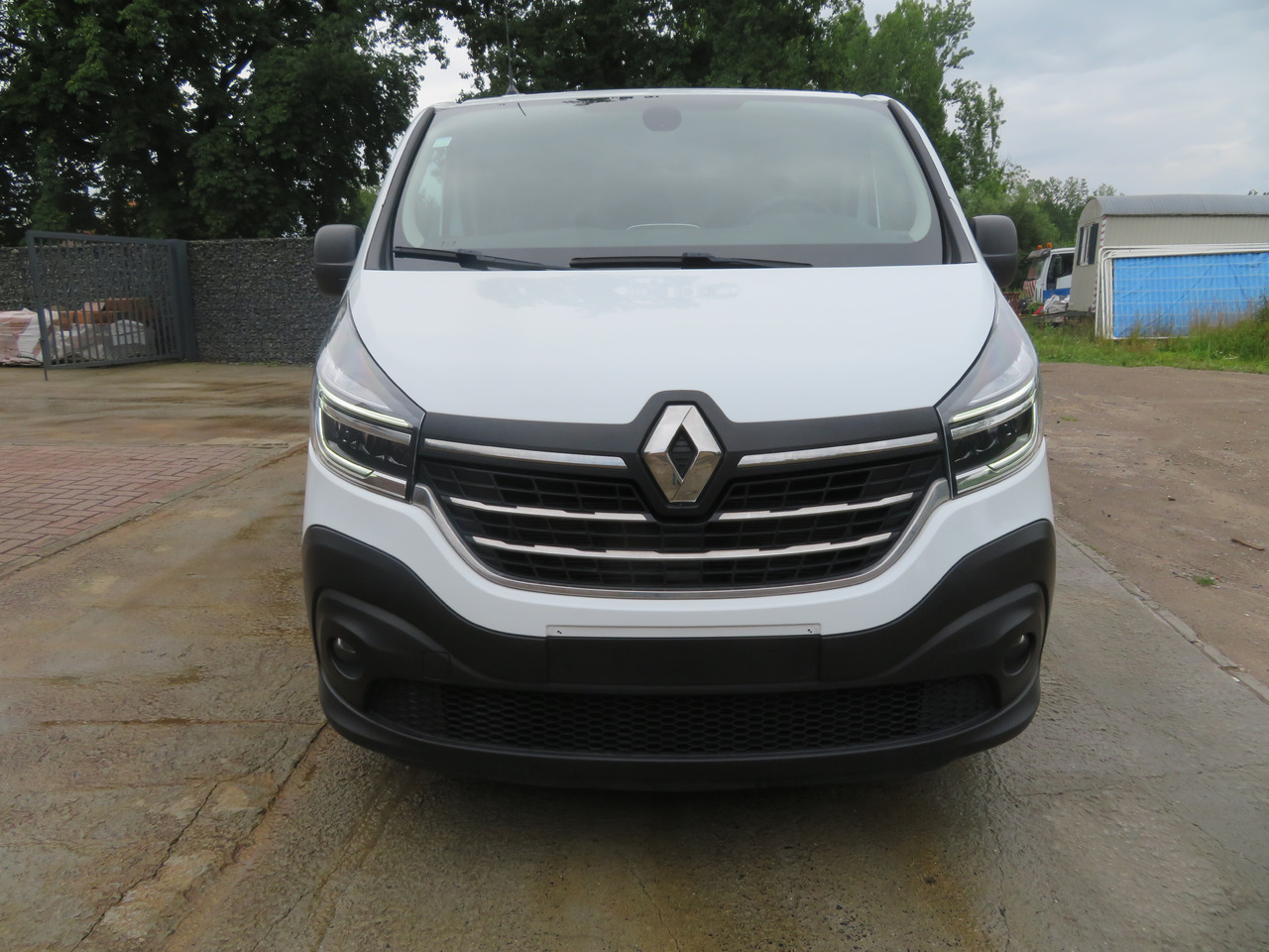 Renault Trafic 2.0dCi Grand Confort - L2H1 - فان المدمجة: صور 2 Renault Trafic 2.0dCi Grand Confort - L2H1 - فان المدمجة: صور 2