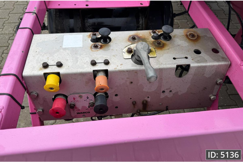 Broshuis 3UCC-39/45 Multi / 2x Extandable / 2x Lift Axle - شاحنات الحاويات/ جسم علوي قابل للتغيير نصف مقطورة: صور 5 Broshuis 3UCC-39/45 Multi / 2x Extandable / 2x Lift Axle - شاحنات الحاويات/ جسم علوي قابل للتغيير نصف مقطورة: صور 5