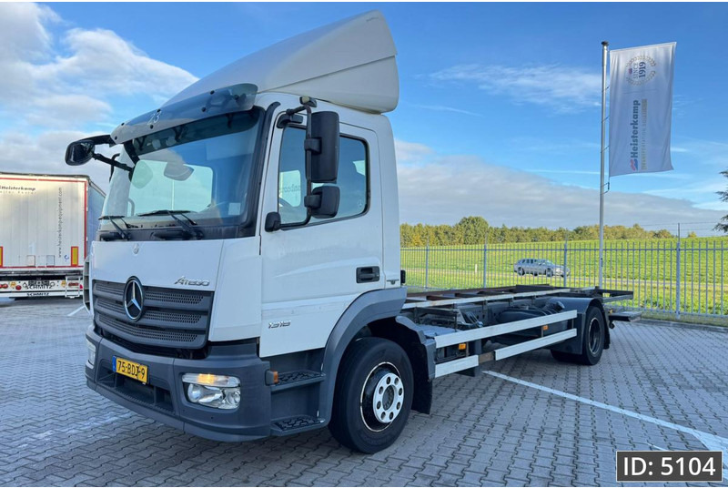 Mercedes-Benz Atego 1318 Day Cab, Euro 6, / BDF / DHOLLANDIA 2000KG - شاحنات الحاويات/ جسم علوي قابل للتغيير شاحنة: صور 1 Mercedes-Benz Atego 1318 Day Cab, Euro 6, / BDF / DHOLLANDIA 2000KG - شاحنات الحاويات/ جسم علوي قابل للتغيير شاحنة: صور 1