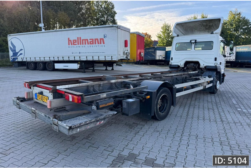 Mercedes-Benz Atego 1318 Day Cab, Euro 6, / BDF / DHOLLANDIA 2000KG - شاحنات الحاويات/ جسم علوي قابل للتغيير شاحنة: صور 3 Mercedes-Benz Atego 1318 Day Cab, Euro 6, / BDF / DHOLLANDIA 2000KG - شاحنات الحاويات/ جسم علوي قابل للتغيير شاحنة: صور 3