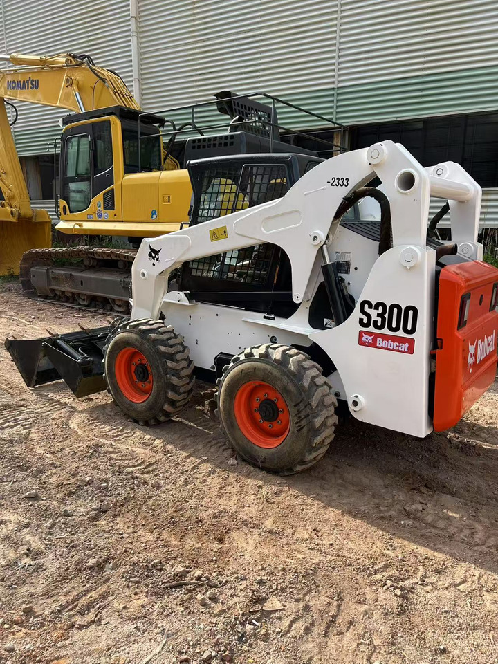 BOBCAT BOBCAT Skid Steer Loader S300 - شيول صغير: صور 4 BOBCAT BOBCAT Skid Steer Loader S300 - شيول صغير: صور 4