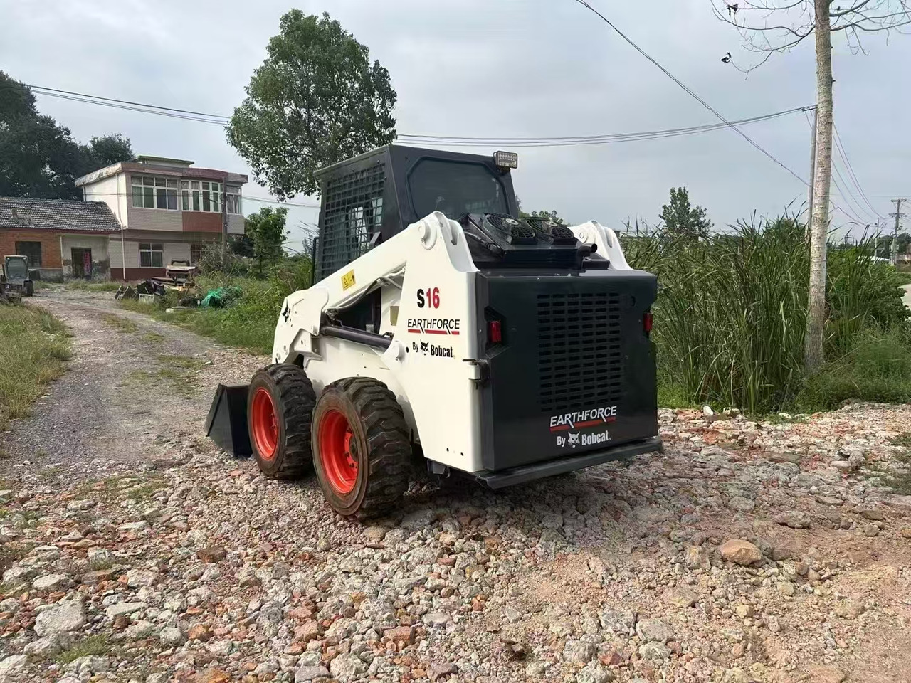 شيول صغير BOBCAT Skid Steer Loader S16: صور 7 شيول صغير BOBCAT Skid Steer Loader S16: صور 7