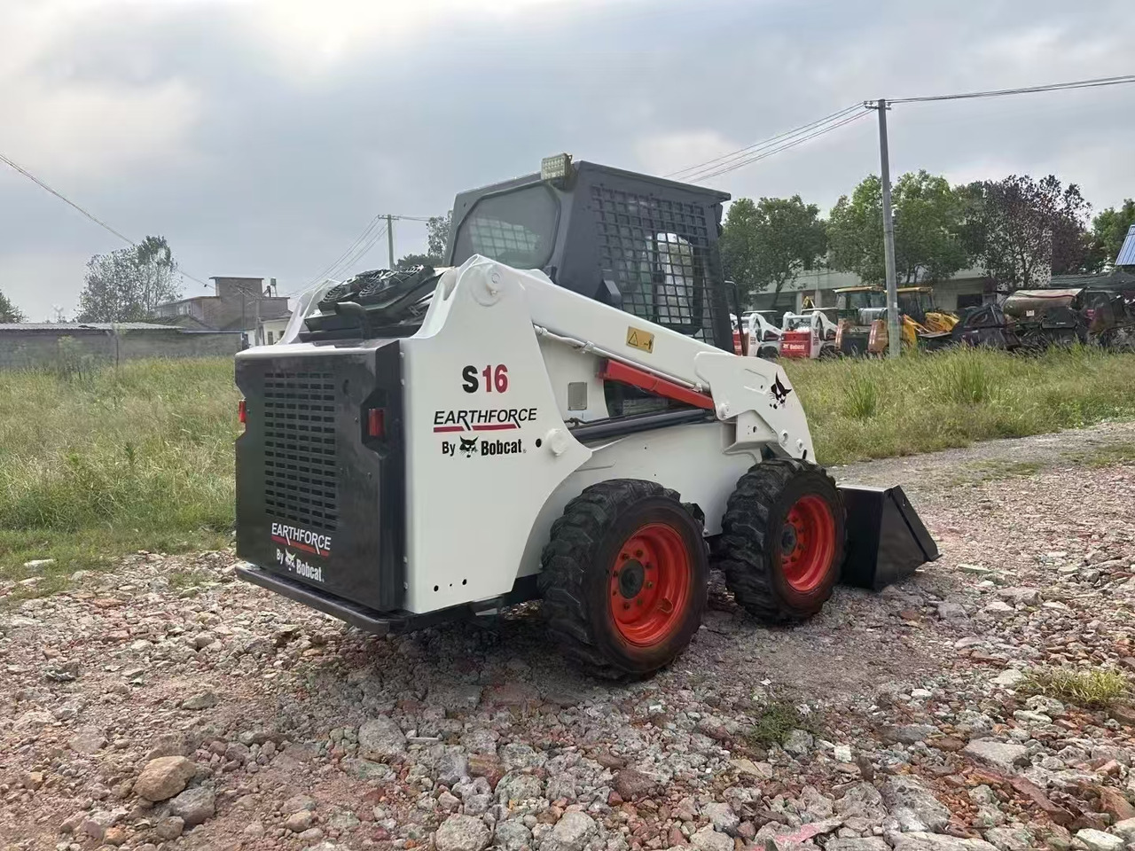 شيول صغير BOBCAT Skid Steer Loader S16: صور 6 شيول صغير BOBCAT Skid Steer Loader S16: صور 6
