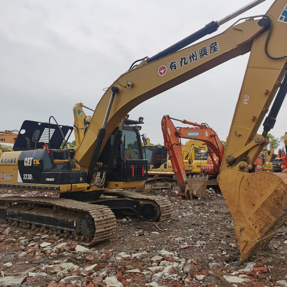 CAT 323DL Excavator Click for Discount - حفارة: صور 1 CAT 323DL Excavator Click for Discount - حفارة: صور 1