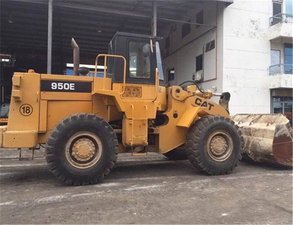 CATERPILLAR 950E - شيول صغير: صور 3 CATERPILLAR 950E - شيول صغير: صور 3