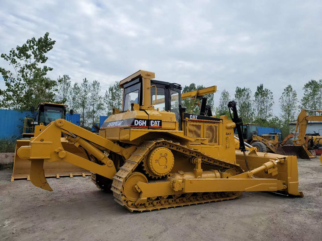 CATERPILLAR D6H - بلدوزر: صور 3 CATERPILLAR D6H - بلدوزر: صور 3