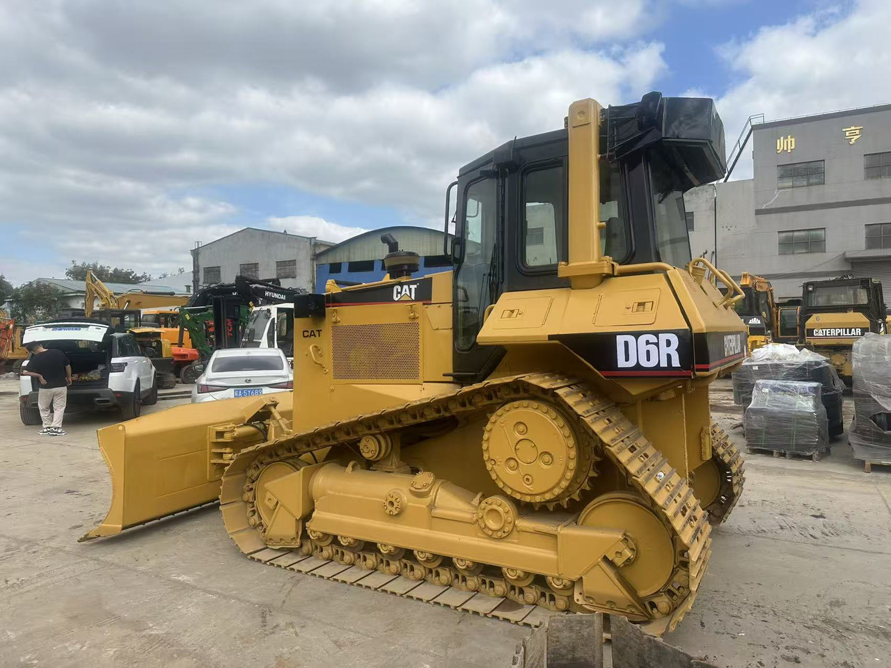 CATERPILLAR D6R Bulldozer Click forDiscount - بلدوزر: صور 1 CATERPILLAR D6R Bulldozer Click forDiscount - بلدوزر: صور 1