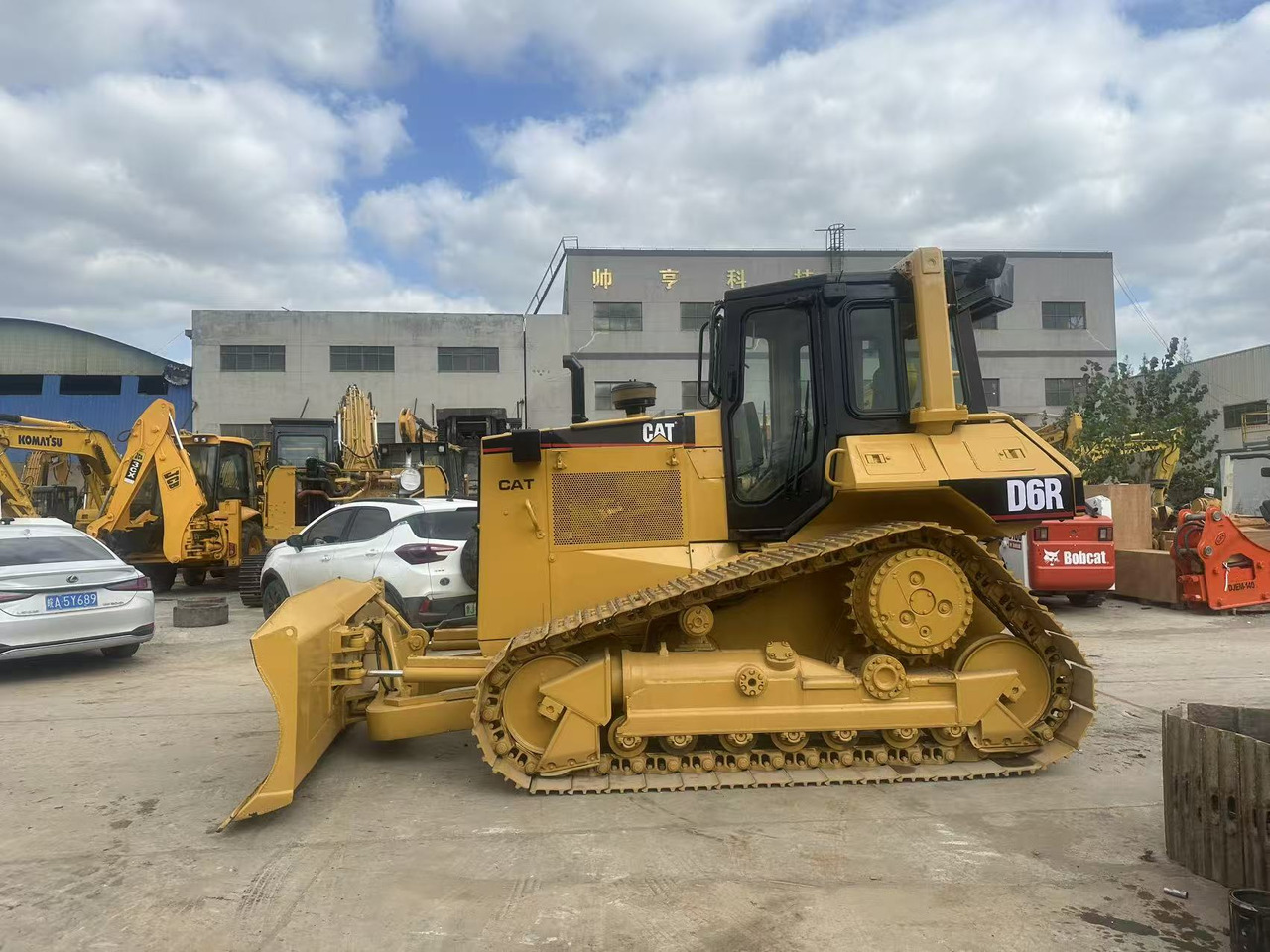 CATERPILLAR D6R Bulldozer Click forDiscount - بلدوزر: صور 2 CATERPILLAR D6R Bulldozer Click forDiscount - بلدوزر: صور 2