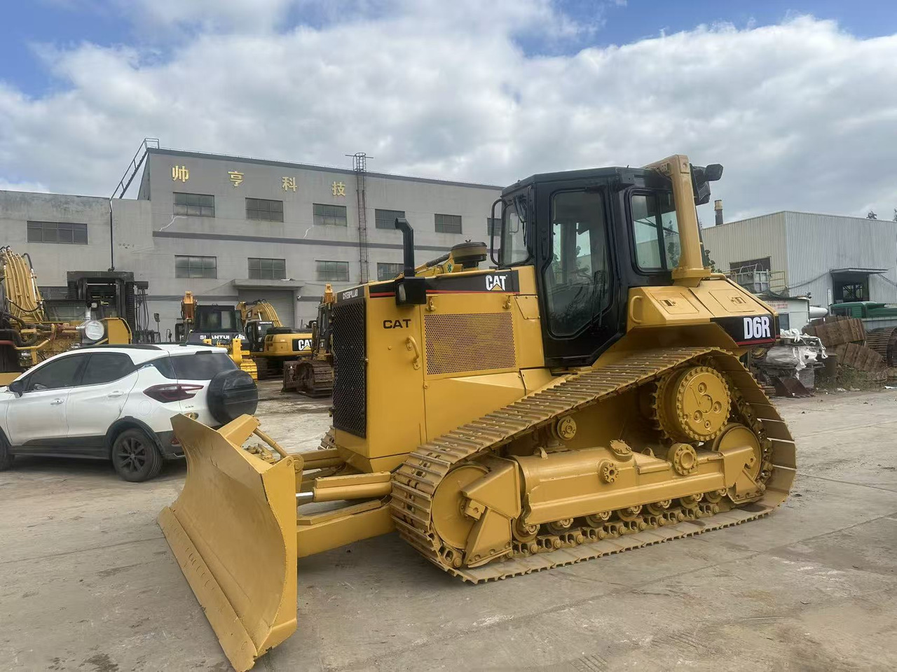 CATERPILLAR D6R Bulldozer Click forDiscount - بلدوزر: صور 5 CATERPILLAR D6R Bulldozer Click forDiscount - بلدوزر: صور 5