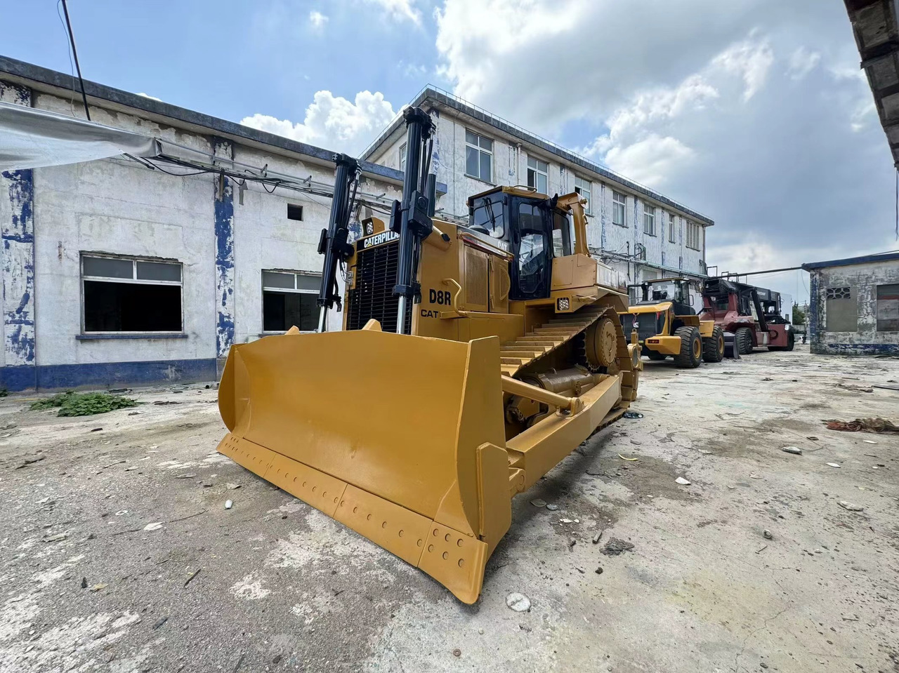 CATERPILLAR D8R Bulldozer Click for Discount - بلدوزر: صور 2 CATERPILLAR D8R Bulldozer Click for Discount - بلدوزر: صور 2