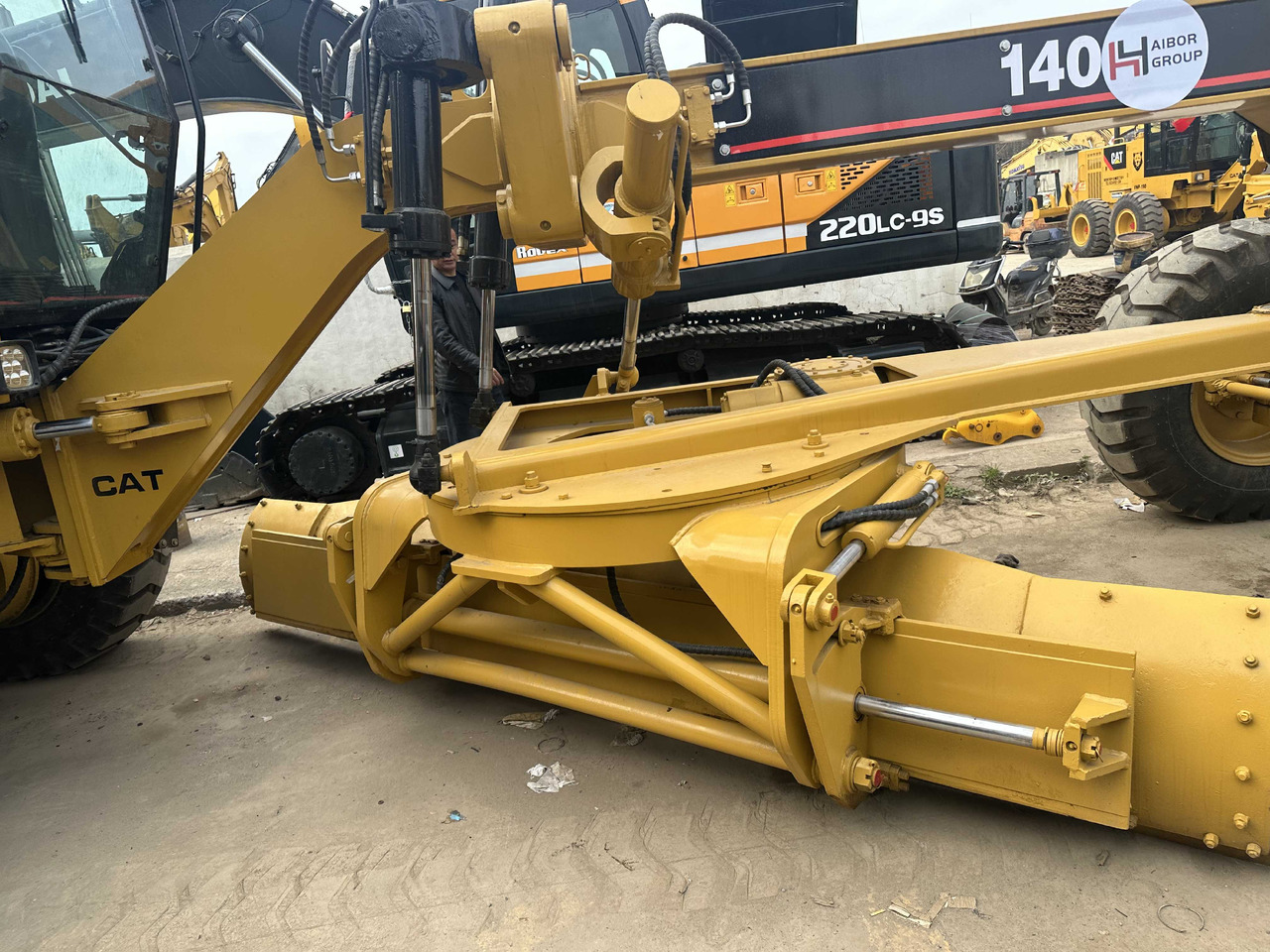 CATERPILLAR Grader 140G Click Here for Discount - آلة تسوية الأرض: صور 4 CATERPILLAR Grader 140G Click Here for Discount - آلة تسوية الأرض: صور 4