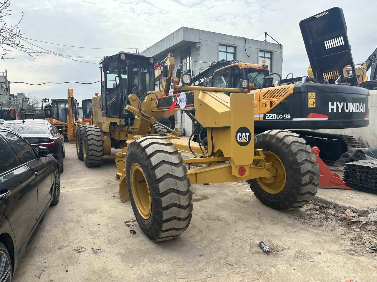 CATERPILLAR Grader 140G Click Here for Discount - آلة تسوية الأرض: صور 2 CATERPILLAR Grader 140G Click Here for Discount - آلة تسوية الأرض: صور 2