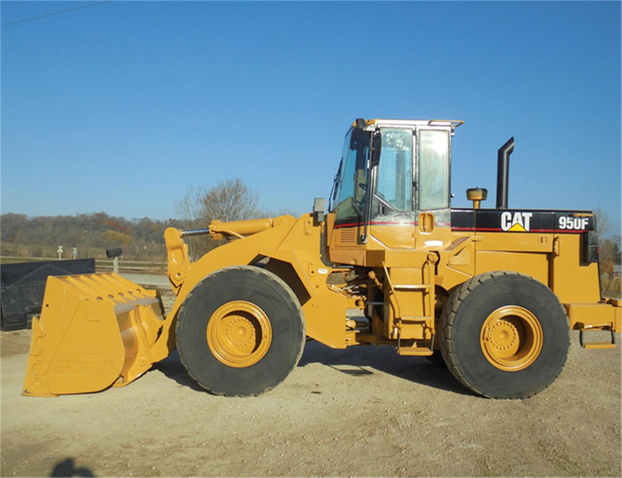 CATERPILLAR Skid Steer Loader 950F - شيول صغير: صور 3 CATERPILLAR Skid Steer Loader 950F - شيول صغير: صور 3
