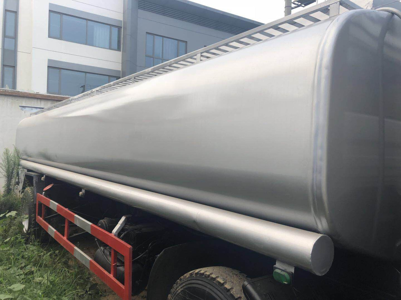 DONGFENG fuel tanker CLICK HERE FOR DISCOUNT - شاحنة صهريج: صور 3 DONGFENG fuel tanker CLICK HERE FOR DISCOUNT - شاحنة صهريج: صور 3