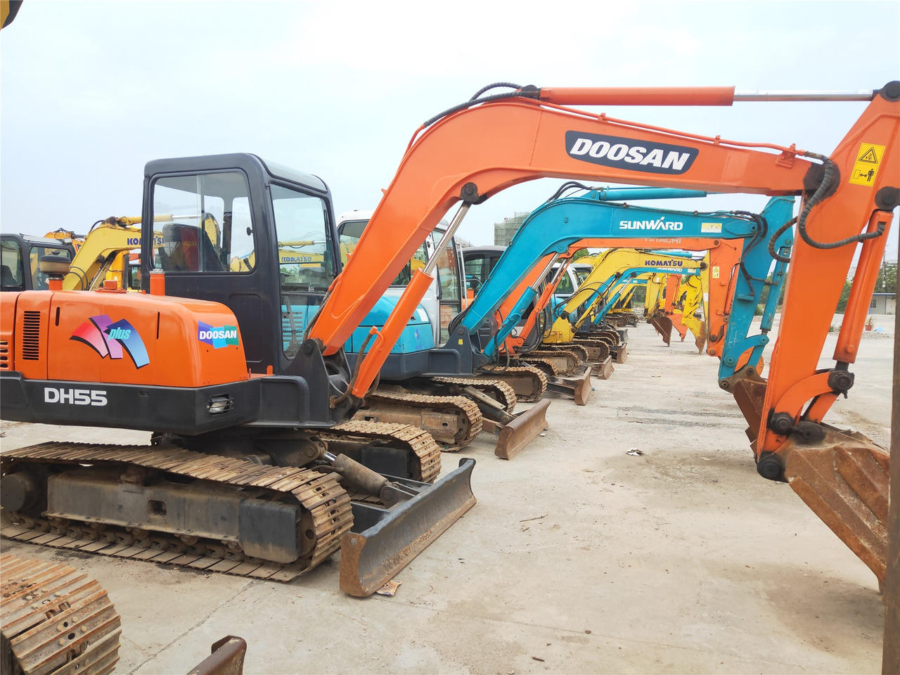 Doosan Crawler Excavator DH55 Good Condition Click for Discount - حفارات زحافة: صور 1 Doosan Crawler Excavator DH55 Good Condition Click for Discount - حفارات زحافة: صور 1