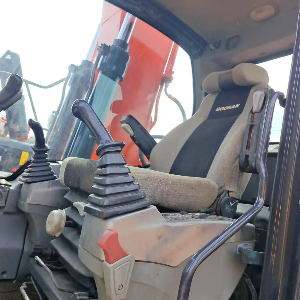 Doosan DX 140 Excavator Click for Discount - حفارة: صور 2 Doosan DX 140 Excavator Click for Discount - حفارة: صور 2