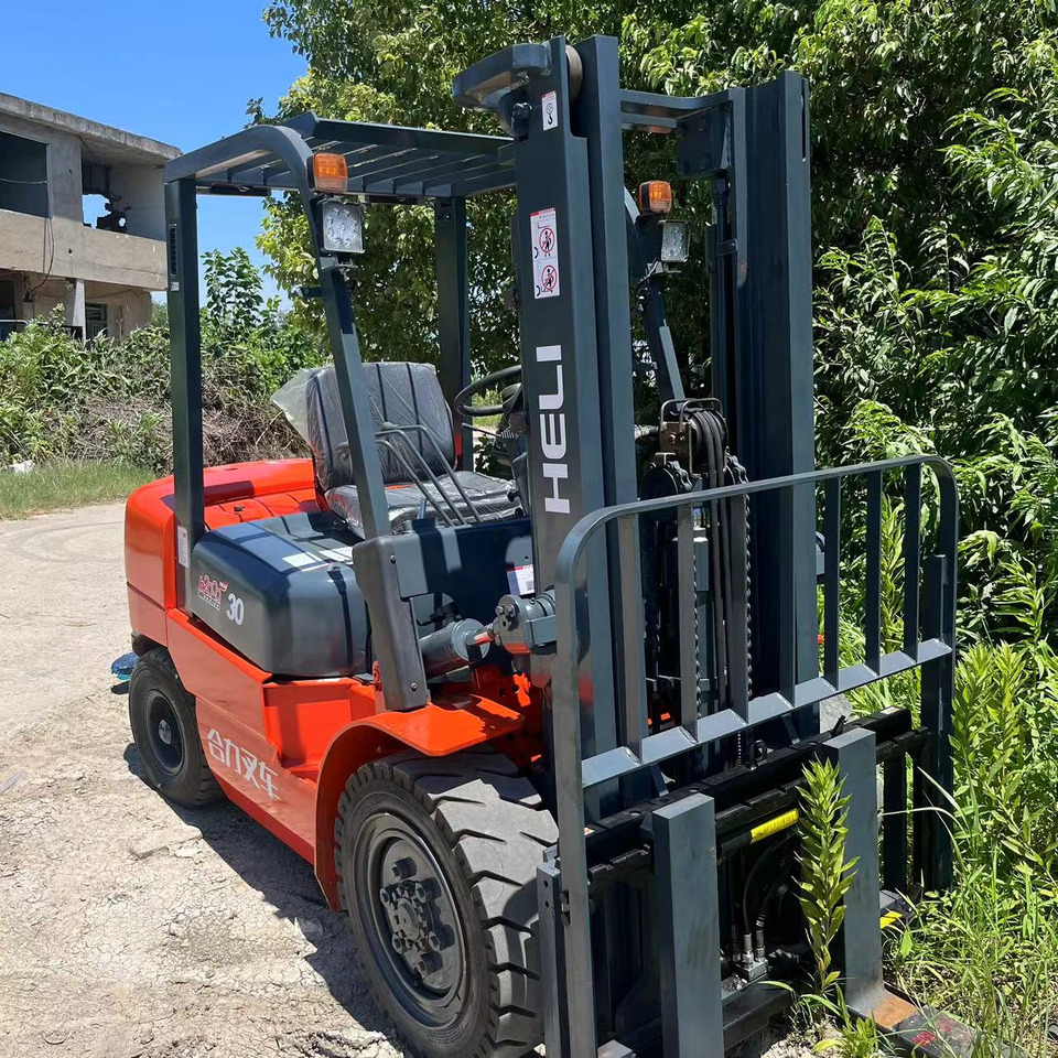 HELI Forklift 3 ton Click Here for Discount - رافعة شوكية ديزل: صور 3 HELI Forklift 3 ton Click Here for Discount - رافعة شوكية ديزل: صور 3