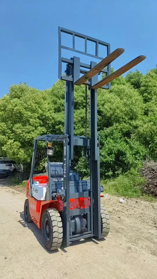 HELI Forklift K20 Click for Discount - رافعة شوكية ديزل: صور 5 HELI Forklift K20 Click for Discount - رافعة شوكية ديزل: صور 5