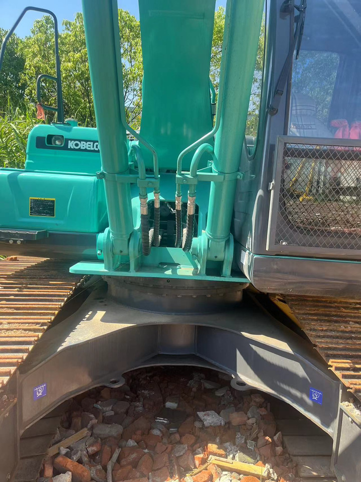 HITACHI SK200D Excavate Click for Discount - حفارات زحافة: صور 3 HITACHI SK200D Excavate Click for Discount - حفارات زحافة: صور 3