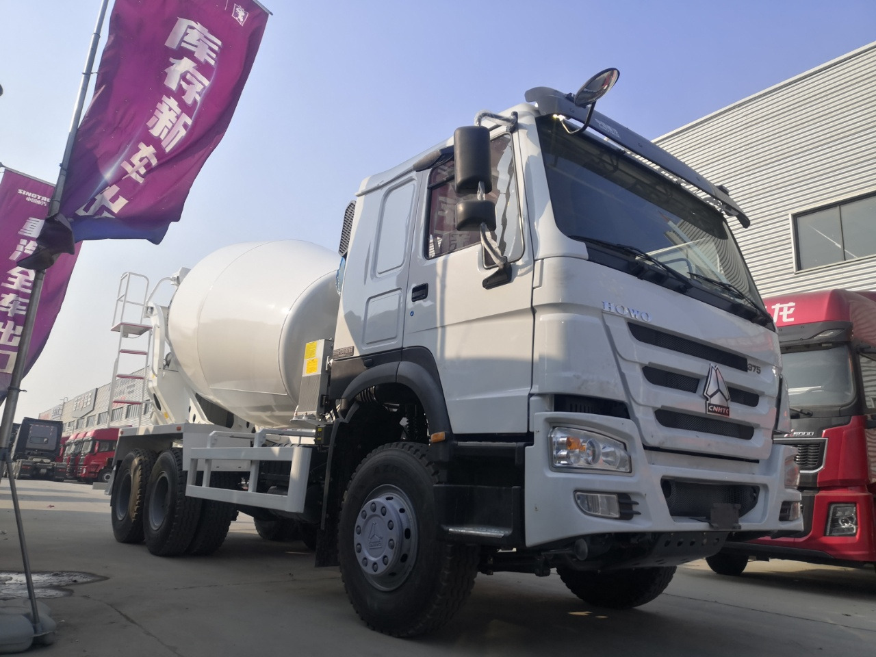 HOWO 10Cube Cement Mixer Truck 6*4 Click Here for Discount - شاحنة خلاطة خرسانة: صور 1 HOWO 10Cube Cement Mixer Truck 6*4 Click Here for Discount - شاحنة خلاطة خرسانة: صور 1