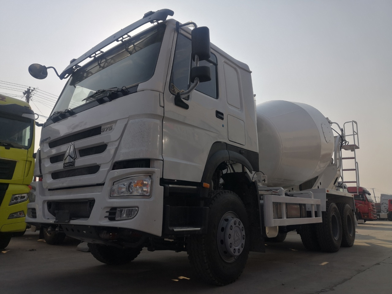 HOWO 10Cube Cement Mixer Truck 6*4 Click Here for Discount - شاحنة خلاطة خرسانة: صور 2 HOWO 10Cube Cement Mixer Truck 6*4 Click Here for Discount - شاحنة خلاطة خرسانة: صور 2