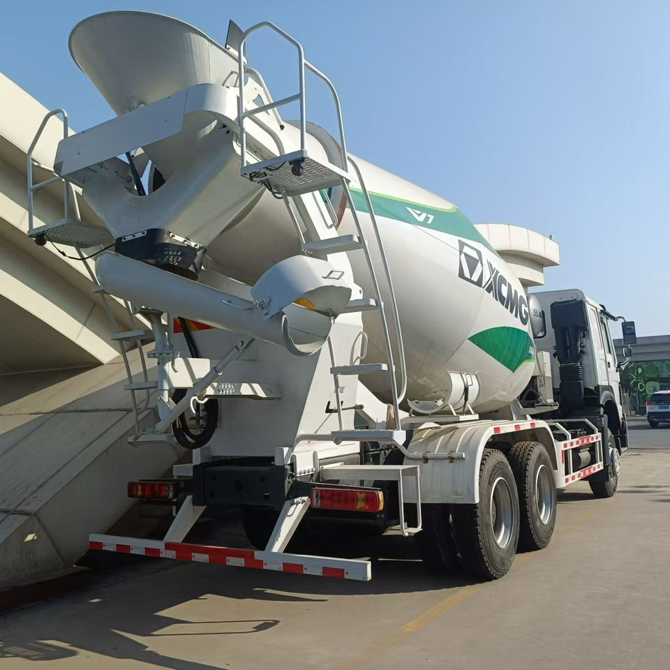 HOWO 6*4 Cement Mixer Truck - شاحنة خلاطة خرسانة: صور 4 HOWO 6*4 Cement Mixer Truck - شاحنة خلاطة خرسانة: صور 4