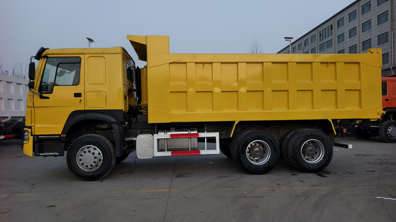 HOWO Dump Truck 6x4 Click for Discount - قلابات: صور 1 HOWO Dump Truck 6x4 Click for Discount - قلابات: صور 1