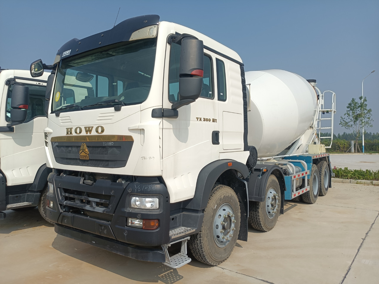 HOWO TX350 Cement Mixer Truck - شاحنة خلاطة خرسانة: صور 1 HOWO TX350 Cement Mixer Truck - شاحنة خلاطة خرسانة: صور 1