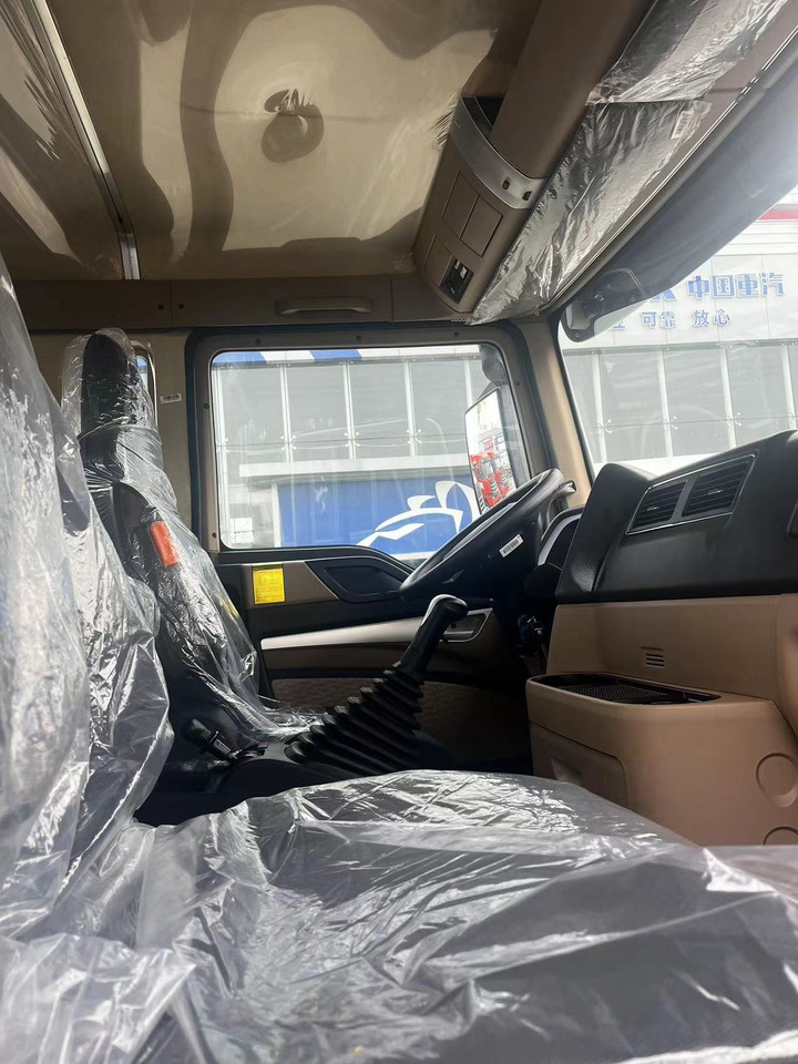 HOWO TX350 Cement Mixer Truck - شاحنة خلاطة خرسانة: صور 4 HOWO TX350 Cement Mixer Truck - شاحنة خلاطة خرسانة: صور 4