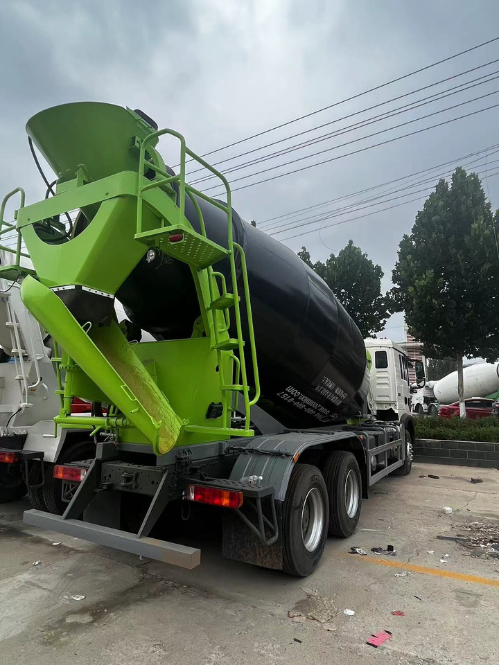 HOWO TX350 Cement Mixer Truck - شاحنة خلاطة خرسانة: صور 3 HOWO TX350 Cement Mixer Truck - شاحنة خلاطة خرسانة: صور 3
