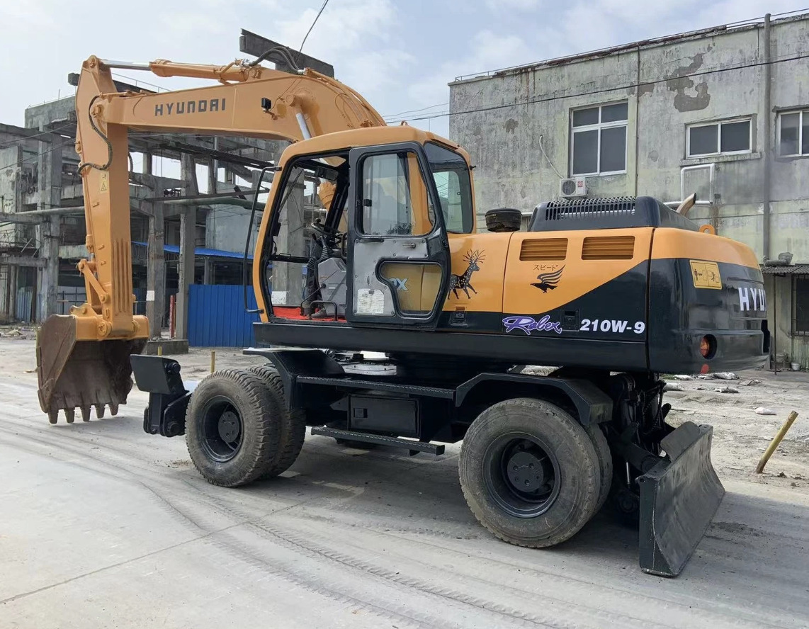 HYUNDAI R210W-9 - حفارات زحافة: صور 1 HYUNDAI R210W-9 - حفارات زحافة: صور 1