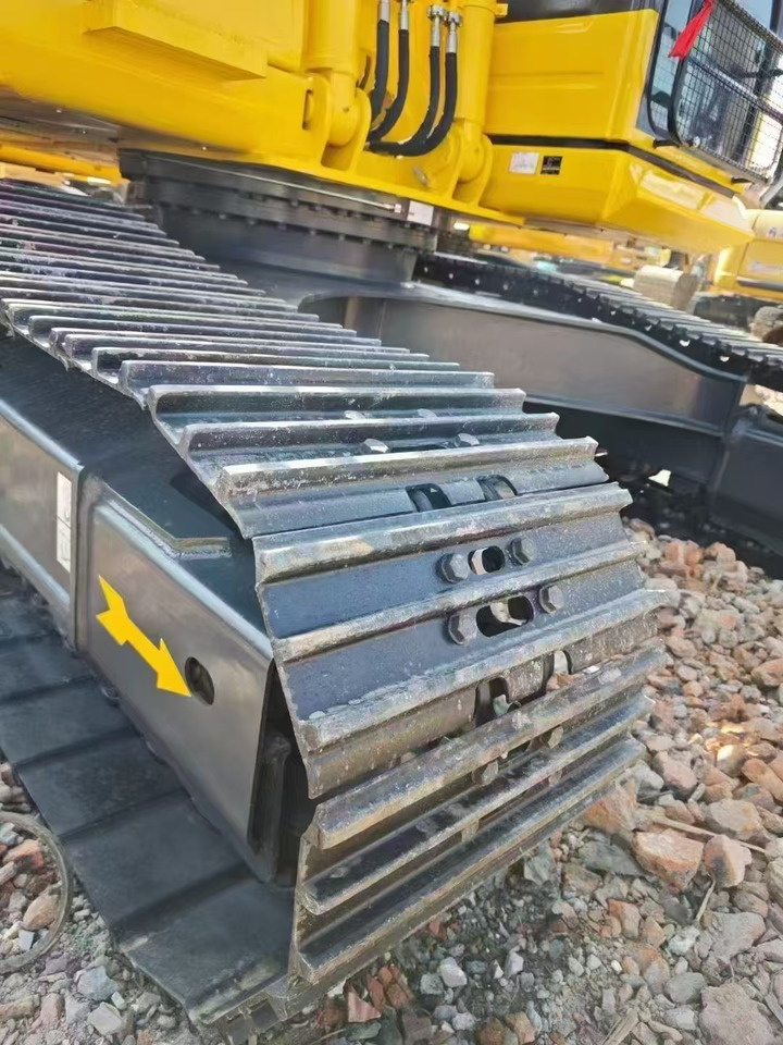 KOMATSU PC240 - حفارات زحافة: صور 3 KOMATSU PC240 - حفارات زحافة: صور 3