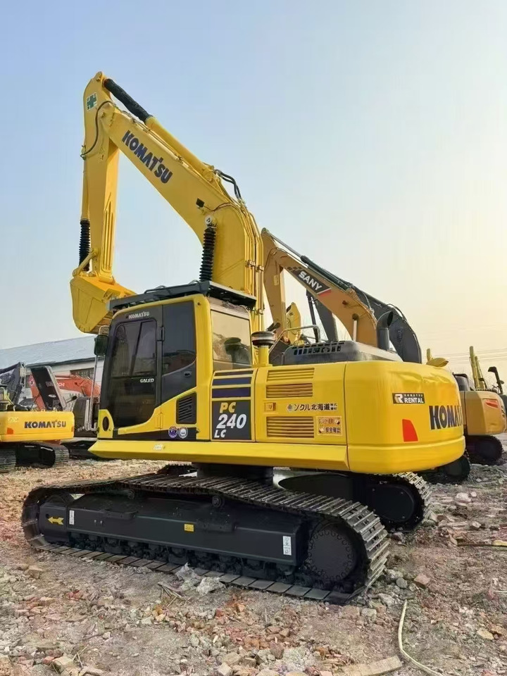 KOMATSU PC240 - حفارات زحافة: صور 2 KOMATSU PC240 - حفارات زحافة: صور 2