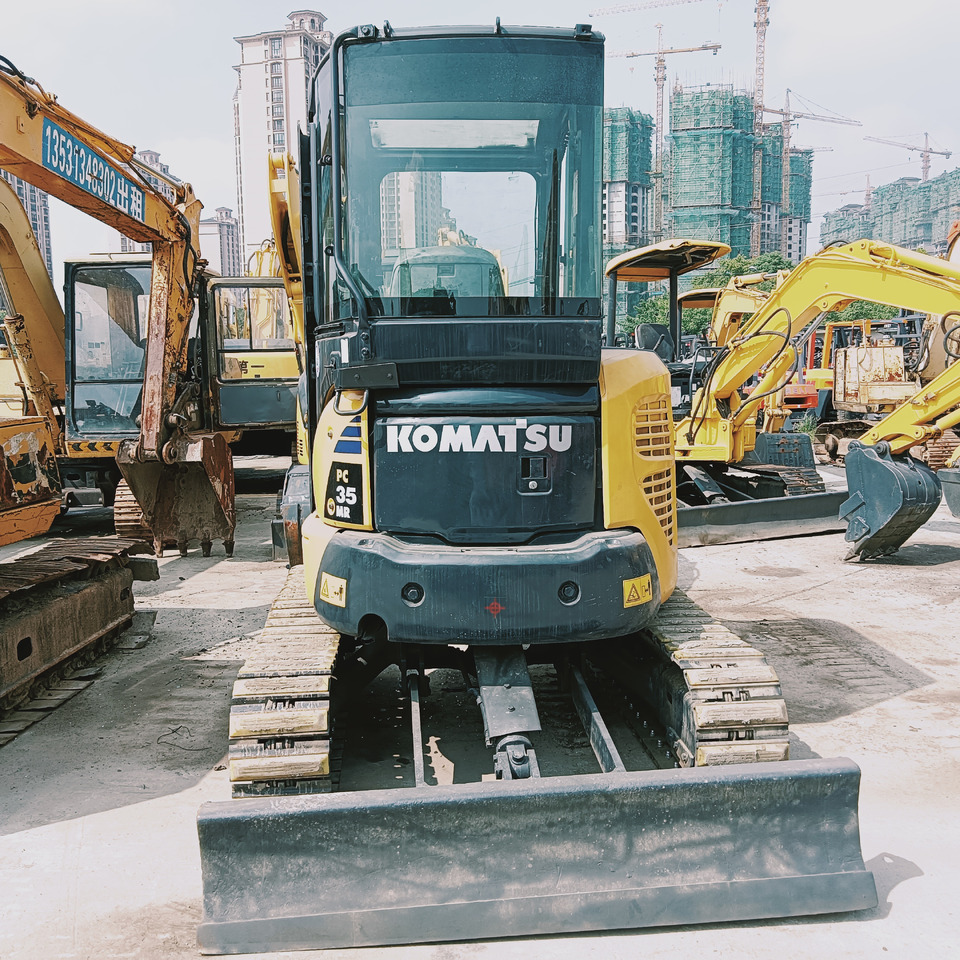KOMATSU PC35MR - حفارات زحافة: صور 2 KOMATSU PC35MR - حفارات زحافة: صور 2