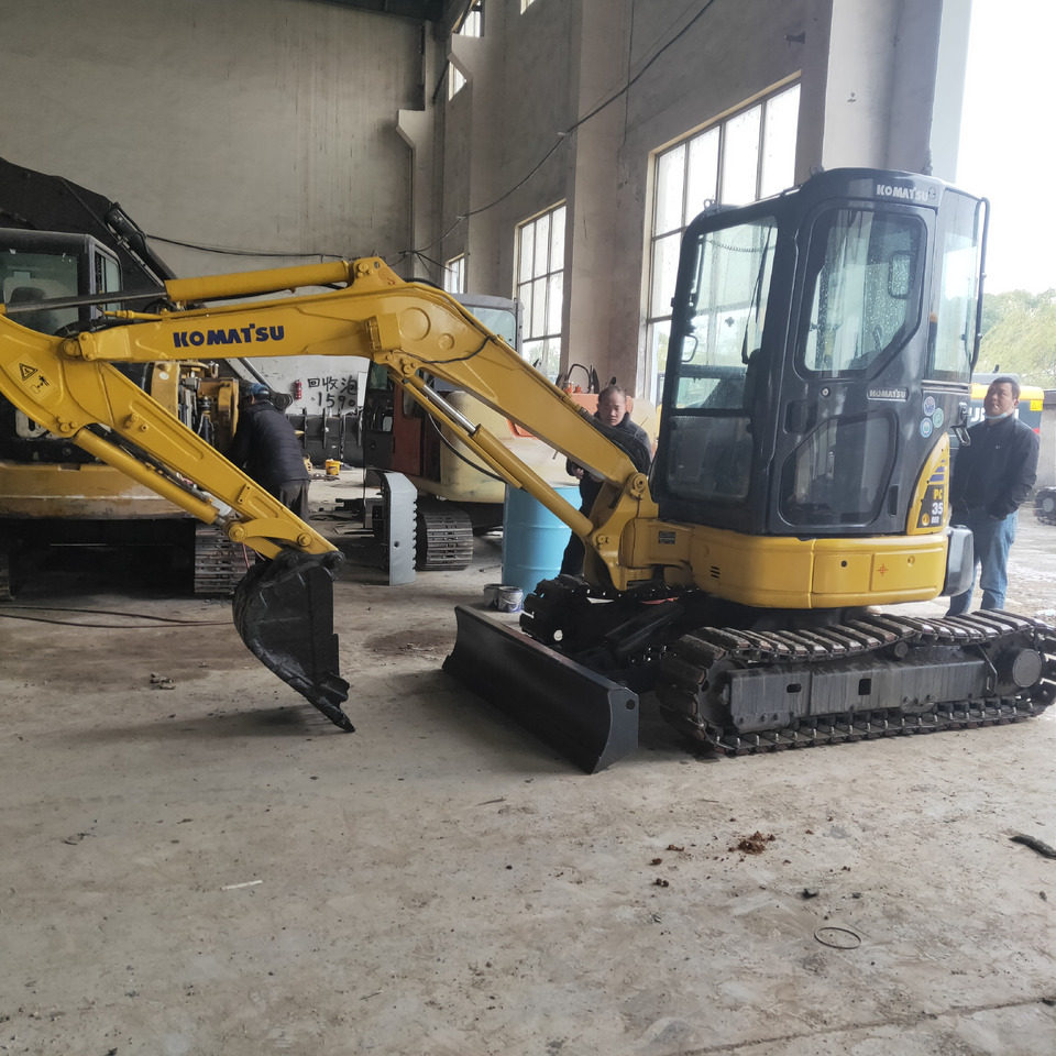 KOMATSU PC35 - حفارات زحافة: صور 1 KOMATSU PC35 - حفارات زحافة: صور 1