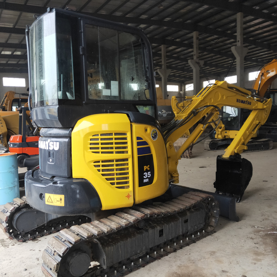 KOMATSU PC35 - حفارات زحافة: صور 4 KOMATSU PC35 - حفارات زحافة: صور 4
