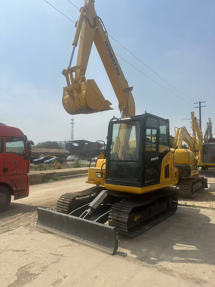 KOMATSU PC70 - حفارات زحافة: صور 5 KOMATSU PC70 - حفارات زحافة: صور 5