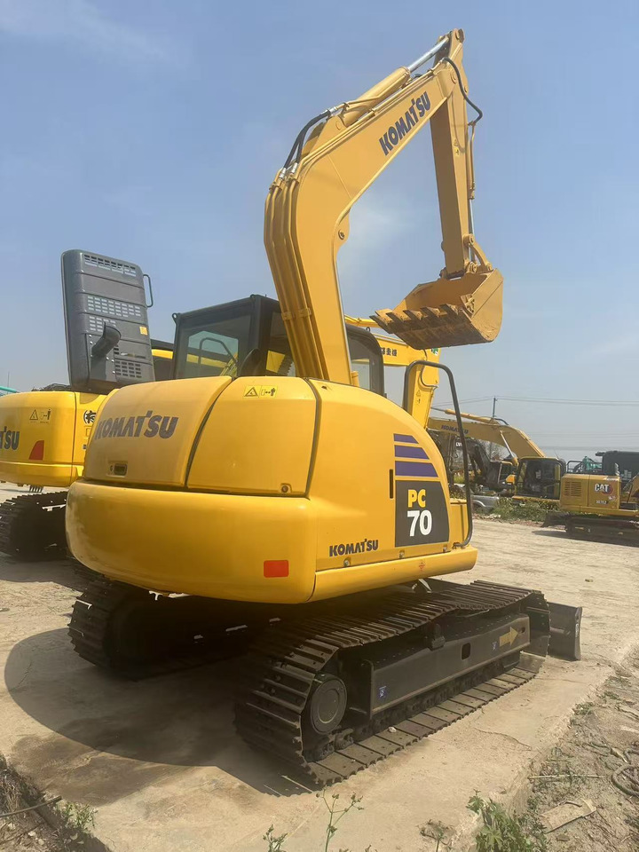 KOMATSU PC70 - حفارات زحافة: صور 4 KOMATSU PC70 - حفارات زحافة: صور 4