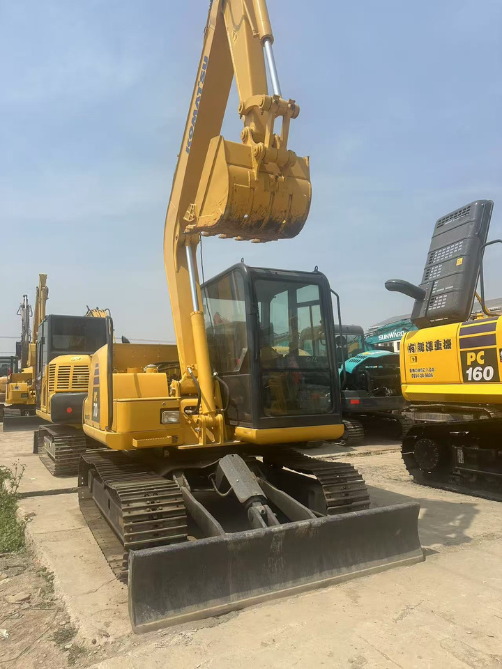 KOMATSU PC70 - حفارات زحافة: صور 3 KOMATSU PC70 - حفارات زحافة: صور 3